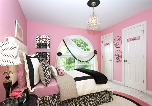 Bedroom,Cute Pink Wall Paint Really Cool Bedroom Design Ideas With Comfortable Pink Bed Sheet And Nice Round Black Bedside Table Plus Beautiful White Black Polkadot Table Lamp Also Gorgeous White Wood Dorm Window Frame,Really Cool Bedrooms Designed With A High Comfort Level
