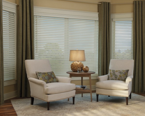 Living Room,Contemporary Arm Chair And Beautiful White Faux Wood Blind Also Stylish Wooden Round Table For Living Room Design Idea,Modern Faux Wood Blinds For Your Living Room