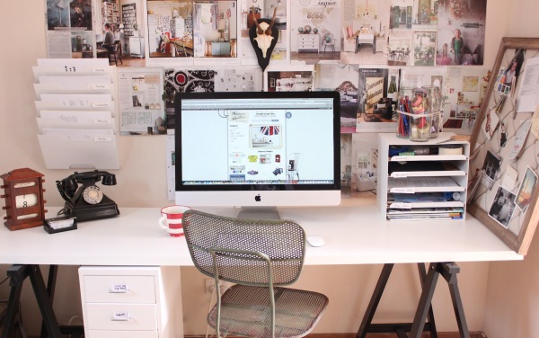 Furniture,Dazzling Cream Wall Paint Design Office Space Online With Stylish White Wood Desk And Nice White Wood Drawer Also Comfortable Iron Chair,Modern Design Office Space Online
