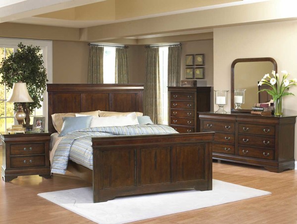 Bedroom,Cool Awesome Beige Scheme Traditional Bedroom Ideas With Charming Wood Bed Frame On Combined Headboard And Cute Wood Nighstand Table Also Gorgeous Dark Brown Wood Dresser,Style Traditional Bedroom 