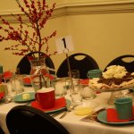 Dining Room,Simple Yellow Wall Paint Table Decoration For Christmas With Charming White Table Cloth And Rustic Centerpieces Plus Beautiful Blue Pane Plus Red Cutlery Sets Also Nice Black Dining Table,Splendid Dining Table Decorations For Christmas