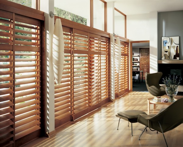 Interior,Amazing Cool The Best Wooden Blind And Modern Arm Chair Also Beautiful Laminate Floor For Classic Living Room Design Inspiration,Amazing Wooden Blinds For Your Inspiration