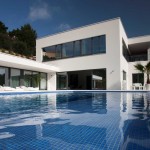 Architecture,New Model Large Modern House Design Ideas With Amazing White Exterior And Beautiful Black Wood Window Frames Also Comfortable White Pool Chaise Lounge Plus Luxurious Pool,Flawless Large Modern Houses Inspiration