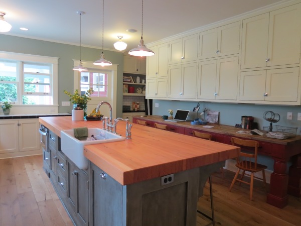 Furniture,Marvelous Reclaimed Wood Kitchen Cabinet Design Ideas With Stylish White Color And Cool Kitchen Island On Combined Nice White Ceramic Bowl Plus Modern Chrome Single Faucet Also Comfortable Workspace,Reclaimed Wood Kitchen Cabinets 