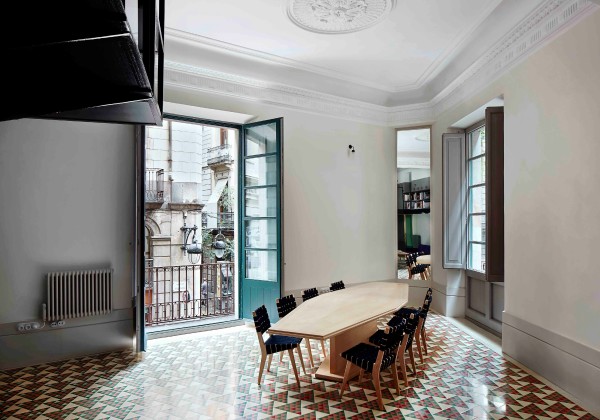 Furniture,Extraordinary Interior Design Architect With Unique Bright Brown Dining Table And Comfortable Black Dining Chairs Also Beautiful White Wall Paint,Modern Interior Design Architects For Your Homes
