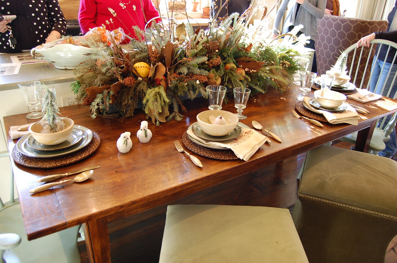 Dining Room,Impressive Hand Made Table Decoration For Christmas With Stunning Brown Wood Dining Table On Combined Beautiful Christmas Tables Centerpiece In Nice Colorful And Cool Brightly Cutlery Sets Also Comfortable Gray Dining Chairs,Splendid Dining Table Decorations For Christmas