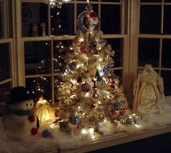 Furniture,Fascinating Best Christmas Decorating Ideas With Adorable White Christmas Tree Plus Gorgeous Multicolor Ball Ornaments And Beautiful Showman Also Stunning White Wood Windows For Bay Window Seat,The Best Christmas Decorating Ideas And Christmas Tree For Your Home