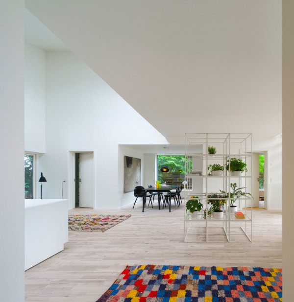 Interior,Picturesque Indoor Plant Decoration Ideas With Beautiful White Iron Rack Plants And Comfortable Dining Room Also Awesome Multi Color Rug On Combined Wonderful Wooden Tile Floor ,Indoor Plant Decoration Ideas