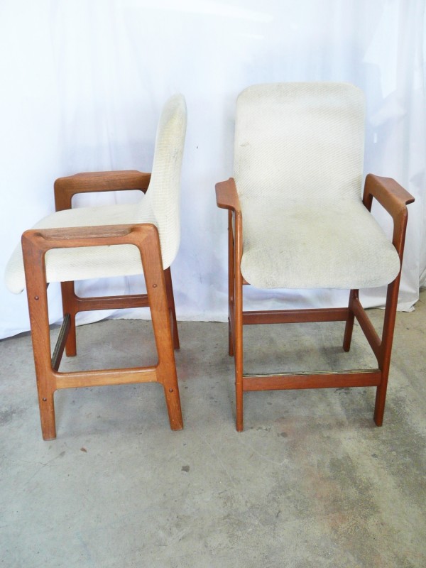 Furniture,Cheap And Beautiful Taek Barstool Design With Arm And Beautiful White Pad For Vintage Concept,A Teak Barstools Inspiring